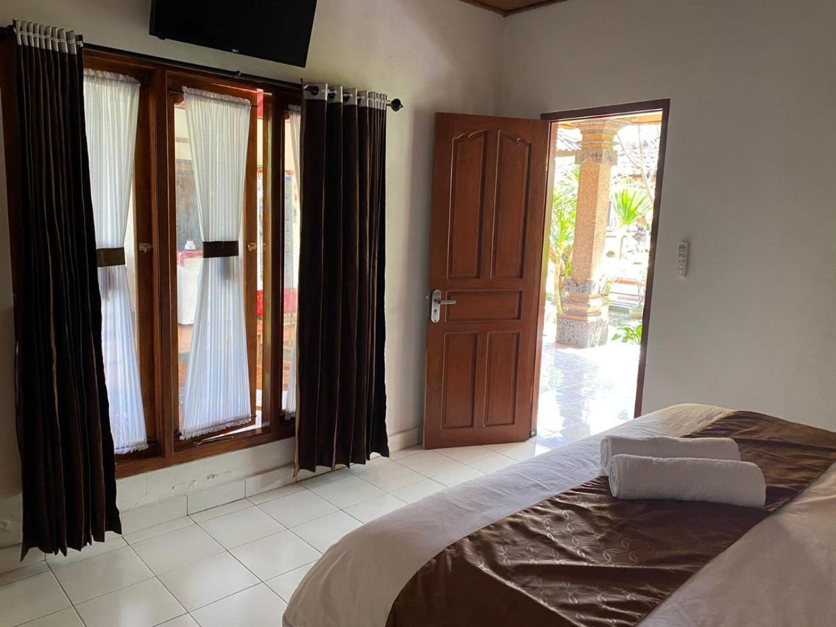 Serongga Guest House Lebih Exterior foto
