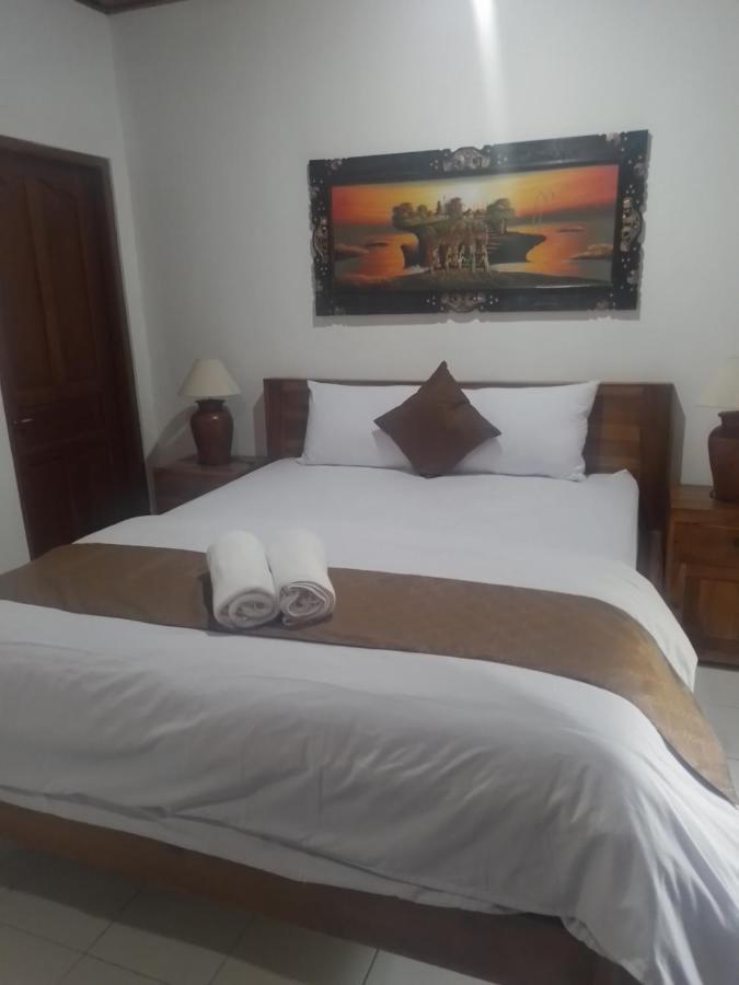 Serongga Guest House Lebih Exterior foto