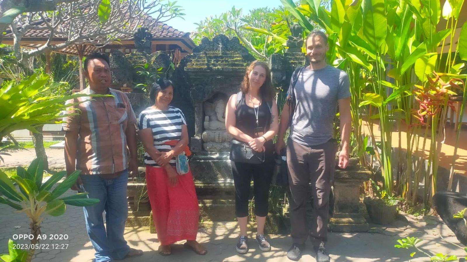 Serongga Guest House Lebih Exterior foto