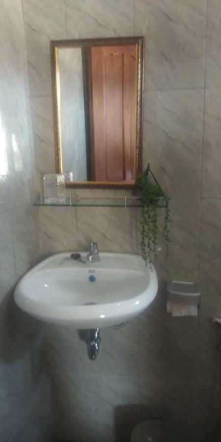 Serongga Guest House Lebih Exterior foto